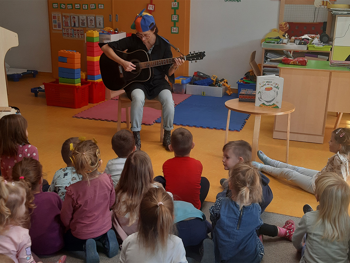 Animatorica Nikolina u gostima kod "Spužvica"