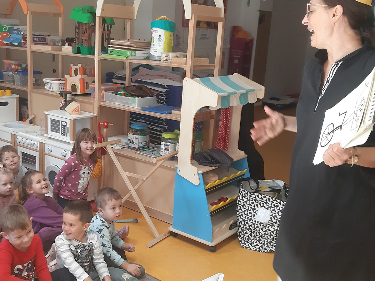 Animatorica Nikolina u gostima kod "Spužvica"