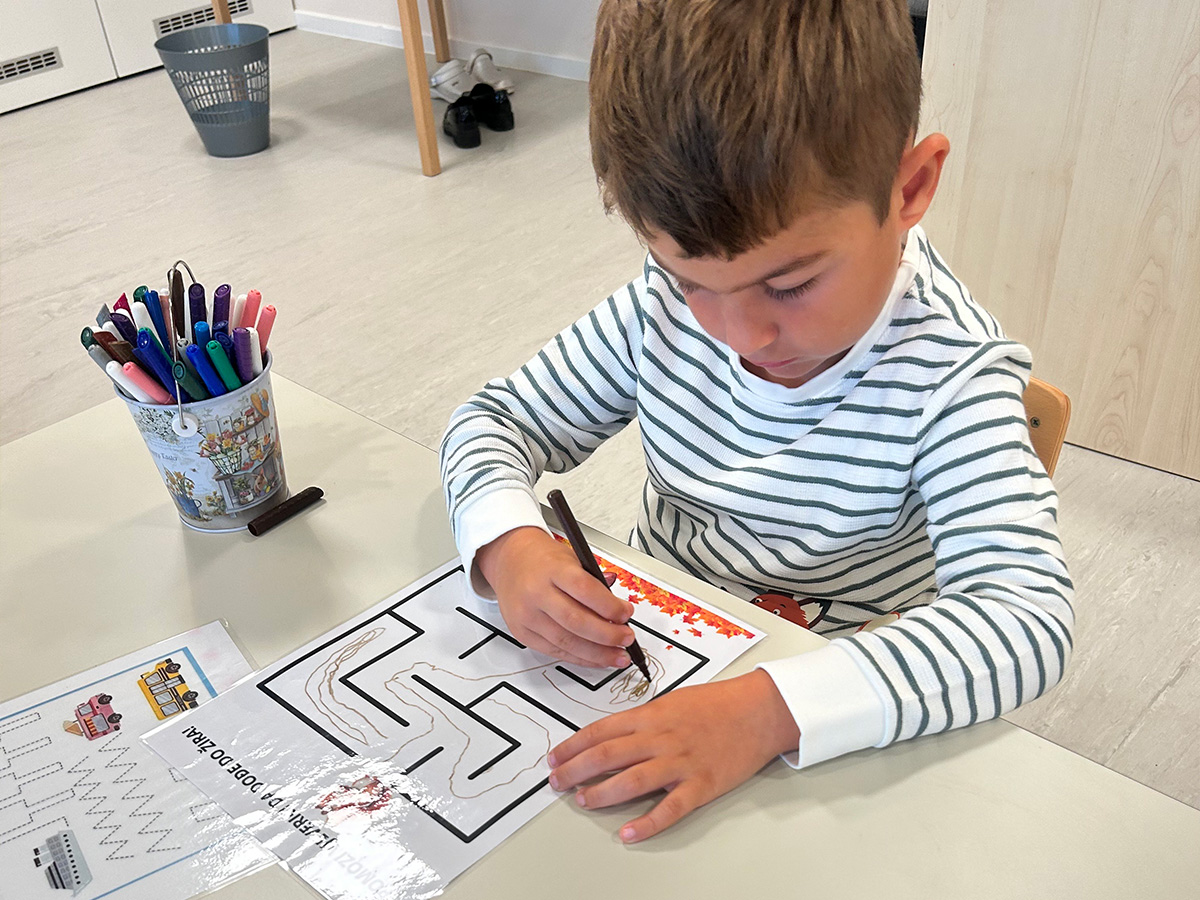 Tigrići istražuju jesenske plodove