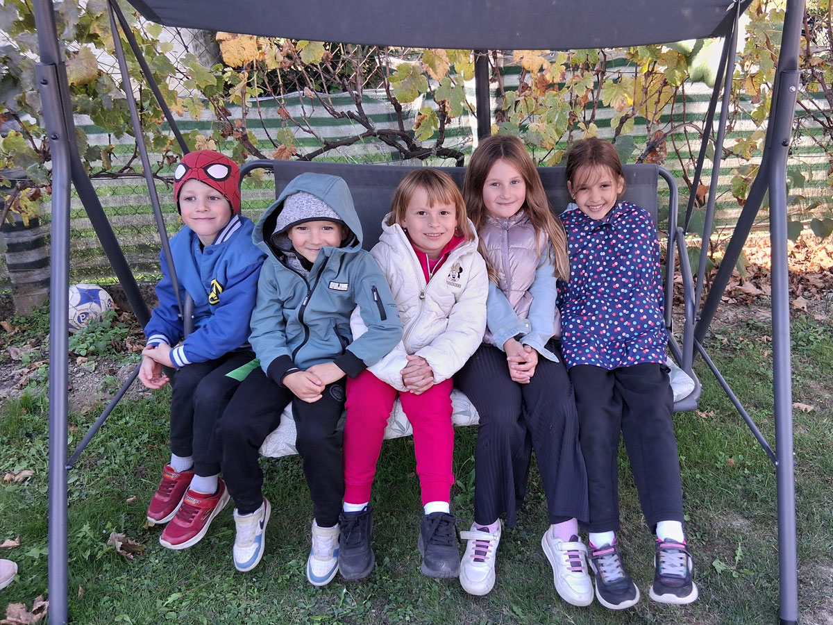 U bakinom vrtu i dvorištu