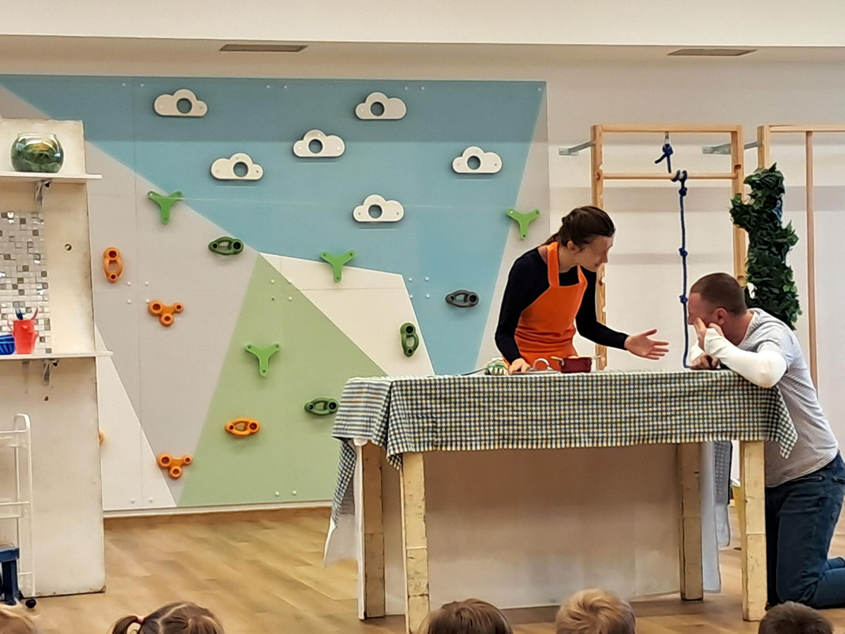 Kazalište Mala scena gostovalo u Medenjaku