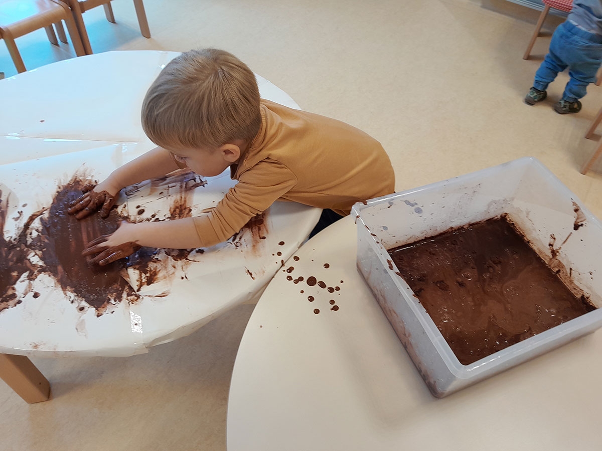 Tri praščića u skupini Kupinice