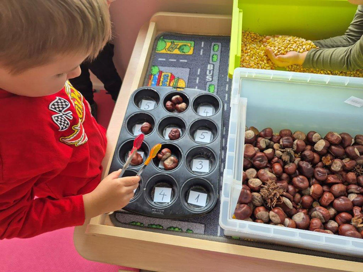 Učimo matematiku igrajući se plodovima jeseni