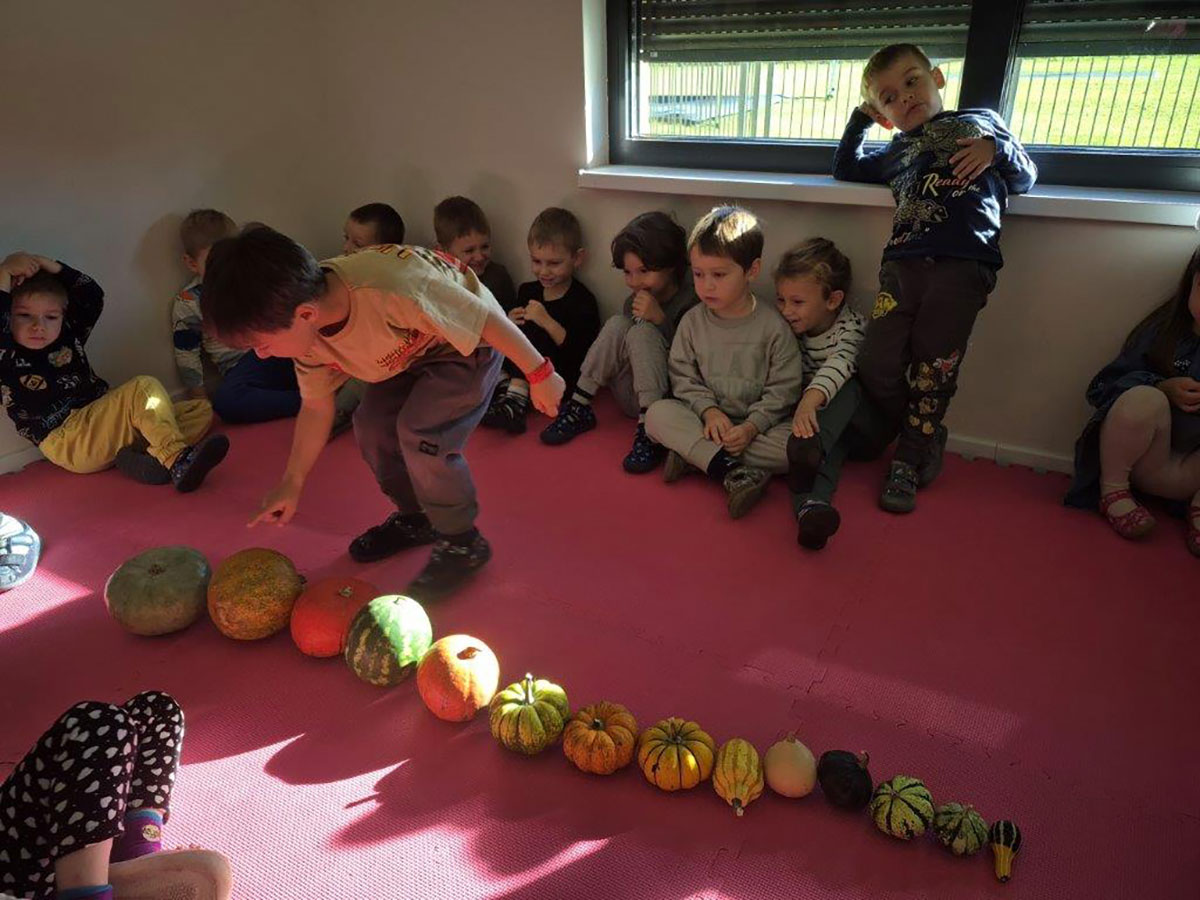 Učimo matematiku igrajući se plodovima jeseni