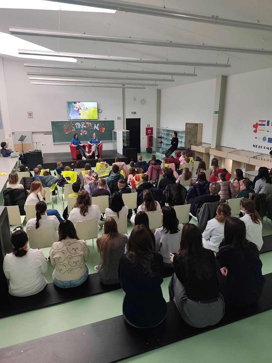 "Priču biram i eksperimentiram" - integrirani projekt priče, znanosti i predvještina