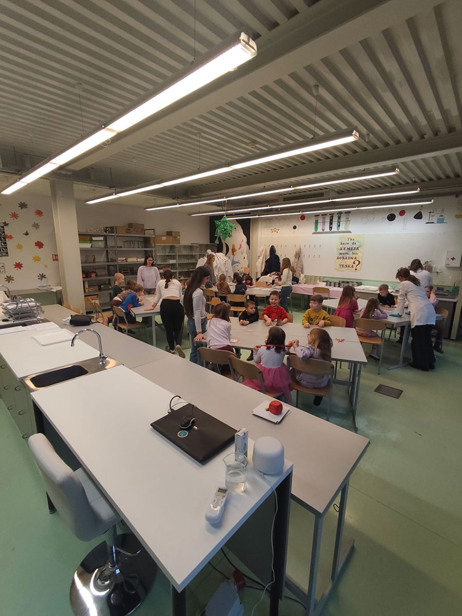 "Priču biram i eksperimentiram" - integrirani projekt priče, znanosti i predvještina