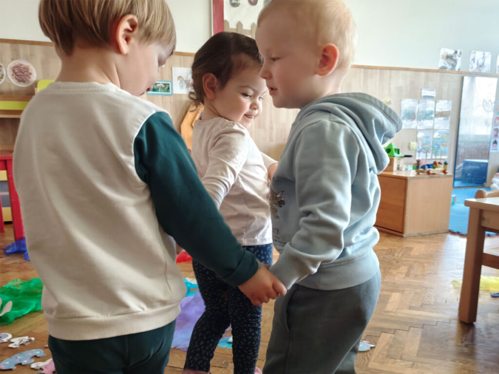 Limači istražuju svijet mrava i bubamara