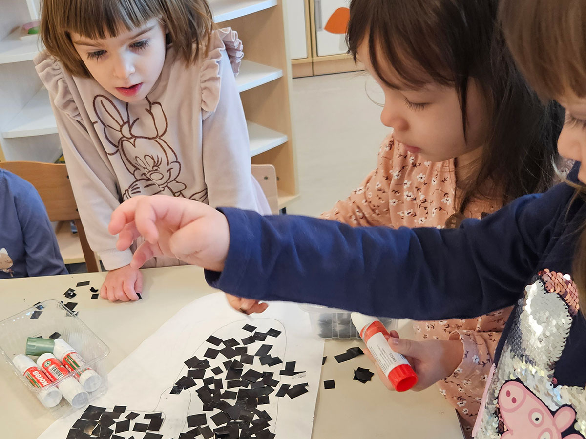 Djeca iz skupine Ptičice upoznala lik i djelo Coco Chanel