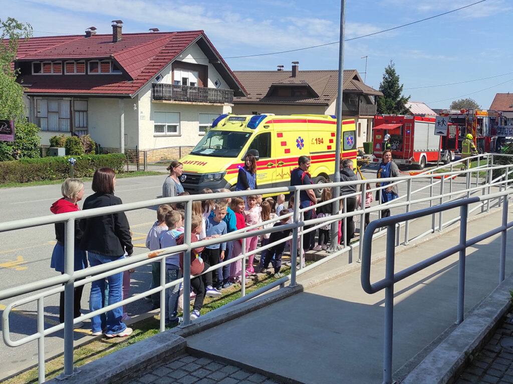 Velika pokazna vatrogasna vježba „Starigrad 2026.” održana u školi i vrtiću u Starigradu