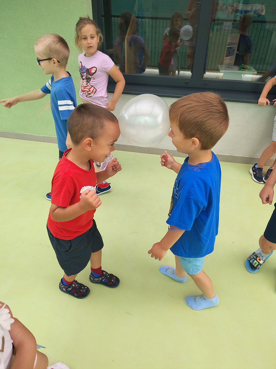 Ljetne radosti na otvorenom: Kako su „Leptirići“ i „Biseri“ kroz igru jačali prijateljstvo i vještine